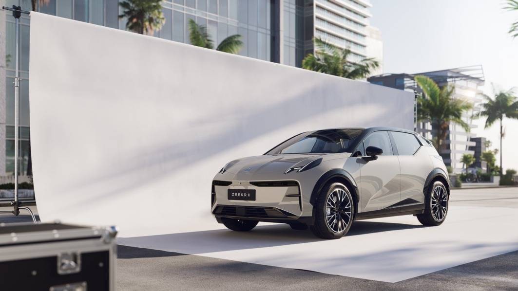 公司版苹果X扩容
:A级SUV“新奢风”来袭，极氪第三款车型正式命名极氪X