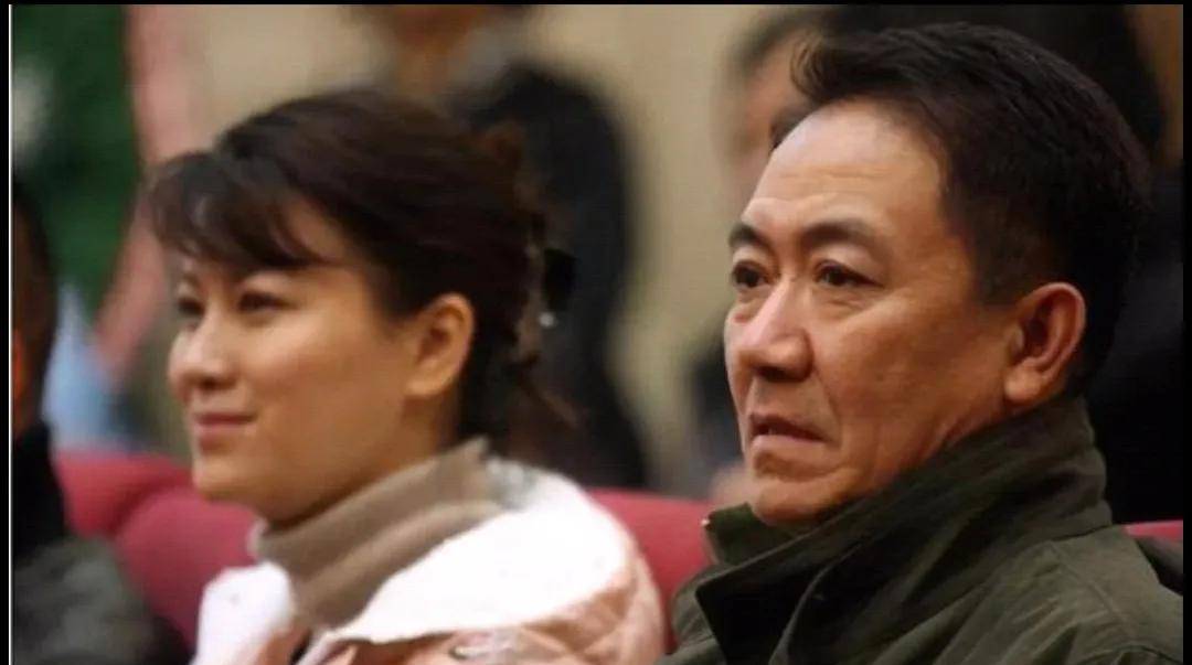 可以和女性角色做的手机游戏:张丰毅和唐国强错失的可以吹一辈子的角色：雍正和李云龙-第7张图片-太平洋在线下载