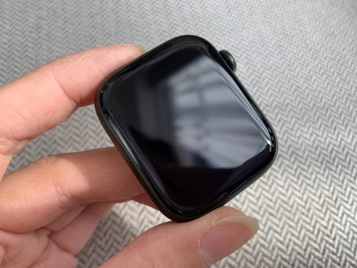 苹果手表普通版和运动版(iwatch运动版和标准版哪个好)-第5张图片-有道翻译官网